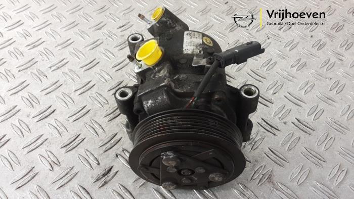 Usagé Pompe clim Opel Vivaro 2.0 CDTI 122 Prix € 150,00 Règlement à la marge proposé par Autodemontage Vrijhoeven B.V.