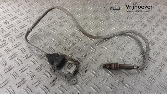 Begagnade NOx-sensor Opel Vivaro 2.0 CDTI 122 Pris € 125,00 Marginaltabell erbjuds av Autodemontage Vrijhoeven B.V.
