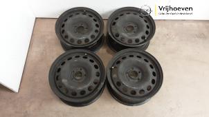 Usados Juego de llantas Opel Vivaro 2.0 CDTI 122 Precio € 150,00 Norma de margen ofrecido por Autodemontage Vrijhoeven B.V.