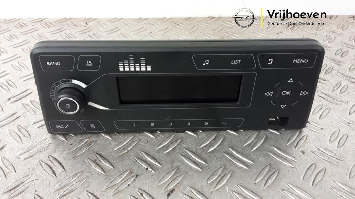 Używane Modul radiowy Opel Combo Cargo 1.5 CDTI 100 Cena € 75,00 Procedura marży oferowane przez Autodemontage Vrijhoeven B.V.