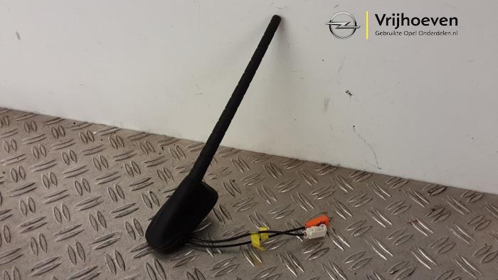Używane Antena Opel Combo Cargo 1.5 CDTI 100 Cena € 25,00 Procedura marży oferowane przez Autodemontage Vrijhoeven B.V.