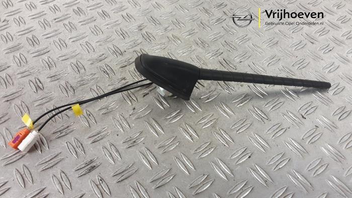 Używane Antena Opel Combo Cargo 1.6 CDTI 100 Cena € 25,00 Procedura marży oferowane przez Autodemontage Vrijhoeven B.V.