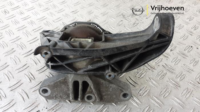 Used Engine mount Opel Combo Cargo 1.6 CDTI 100 Price € 25,00 Margin scheme offered by Autodemontage Vrijhoeven B.V.