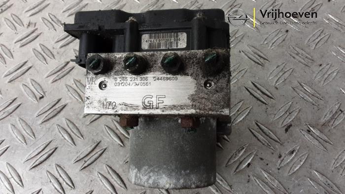Begagnade ABS-pump Opel Corsa C (F08/68) 1.2 16V Pris € 20,00 Marginaltabell erbjuds av Autodemontage Vrijhoeven B.V.