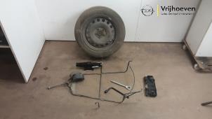 Usagé Mécanique de suspension roue de secours Opel Combo Cargo 1.5 CDTI 100 Prix € 200,00 Règlement à la marge proposé par Autodemontage Vrijhoeven B.V.