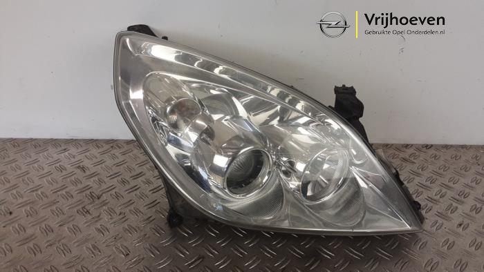 Używane Reflektor prawy Opel Signum (F48) 2.2 direct 16V Cena € 200,00 Procedura marży oferowane przez Autodemontage Vrijhoeven B.V.