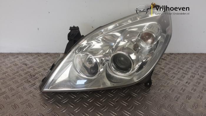 Używane Reflektor lewy Opel Signum (F48) 2.2 direct 16V Cena € 200,00 Procedura marży oferowane przez Autodemontage Vrijhoeven B.V.