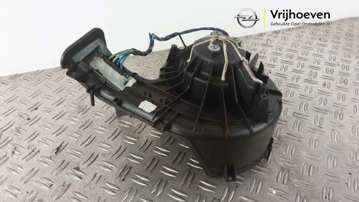 Moteur de ventilation chauffage d'un Opel Vectra C Caravan 2.2 DIG 16V 2003