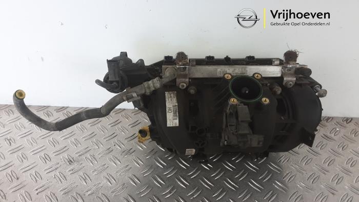 Używane Kolektor dolotowy Opel Corsa C (F08/68) 1.2 16V Twin Port Cena € 70,00 Procedura marży oferowane przez Autodemontage Vrijhoeven B.V.