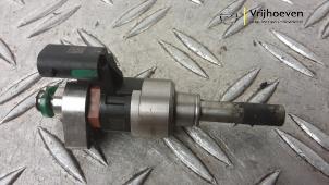 Używane Wtryskiwacz (wtrysk benzyny) Opel Astra K 1.0 SIDI Turbo 12V Cena € 35,00 Procedura marży oferowane przez Autodemontage Vrijhoeven B.V.