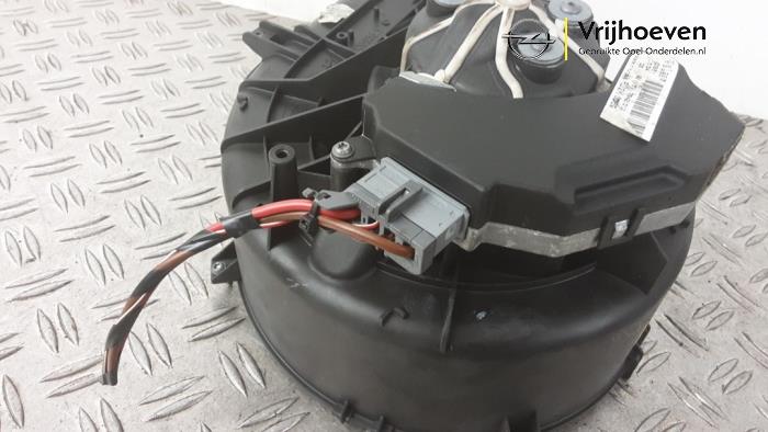 Fläktmotor för uppvärmning och ventilation från en Opel Vectra C 1.8 16V 2003