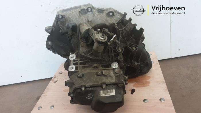 Getriebe van een Opel Astra K 1.0 Turbo 12V 2015