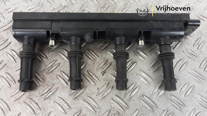 Usagé Bobine Opel Corsa E 1.4 16V Prix € 40,00 Règlement à la marge proposé par Autodemontage Vrijhoeven B.V.