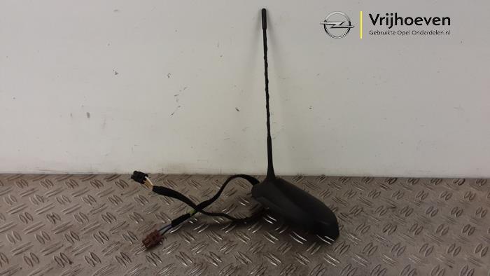 Używane Antena Opel Corsa E 1.4 16V Cena € 30,00 Procedura marży oferowane przez Autodemontage Vrijhoeven B.V.