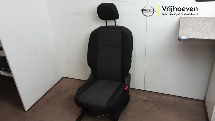 Używane Fotel prawy Opel Combo Cargo 1.5 CDTI 100 Cena € 325,00 Procedura marży oferowane przez Autodemontage Vrijhoeven B.V.