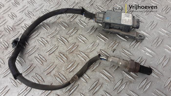 Begagnade NOx-sensor Opel Combo Cargo 1.5 CDTI 100 Pris € 50,00 Marginaltabell erbjuds av Autodemontage Vrijhoeven B.V.