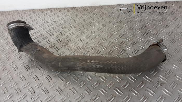 Gebrauchte Intercooler Schlauch Opel Combo Cargo 1.5 CDTI 100 Preis € 30,00 Margenregelung angeboten von Autodemontage Vrijhoeven B.V.