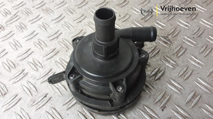Begagnade Extra vattenpump Opel Ampera 1.4 16V Pris € 25,00 Marginaltabell erbjuds av Autodemontage Vrijhoeven B.V.