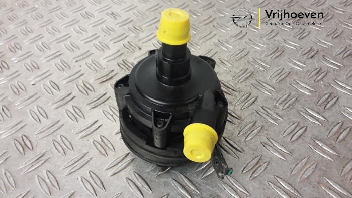 Begagnade Extra vattenpump Opel Ampera 1.4 16V Pris € 25,00 Marginaltabell erbjuds av Autodemontage Vrijhoeven B.V.