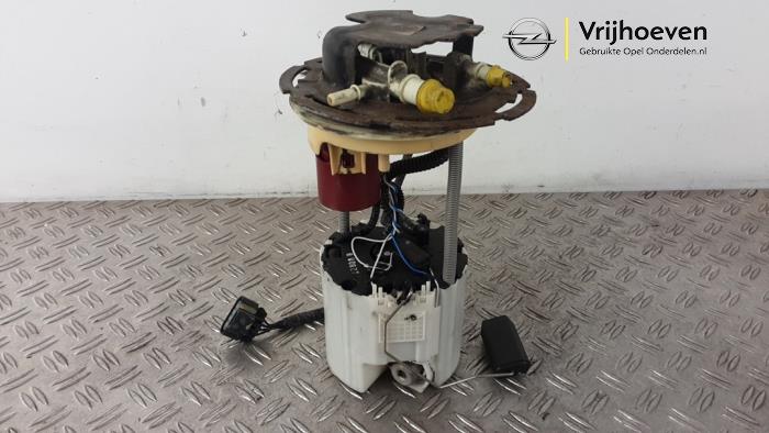 Usagé Pompe à carburant Opel Ampera 1.4 16V Prix € 75,00 Règlement à la marge proposé par Autodemontage Vrijhoeven B.V.