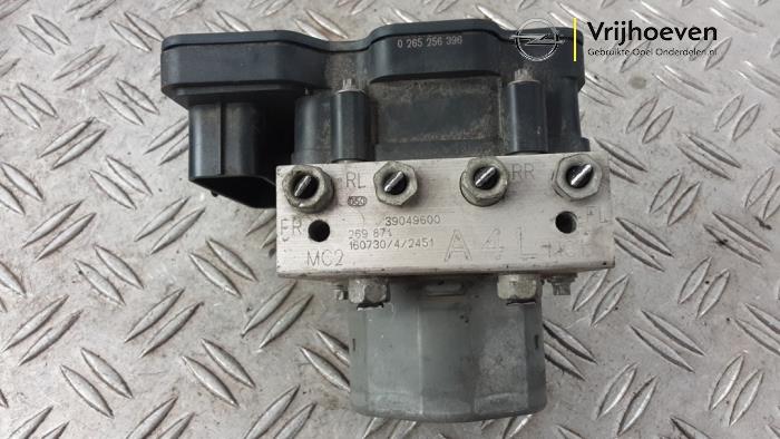 Begagnade ABS-pump Opel Corsa E 1.6 OPC Turbo 16V Pris € 50,00 Marginaltabell erbjuds av Autodemontage Vrijhoeven B.V.