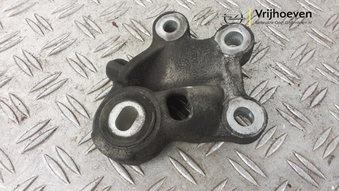 Used Engine mount Opel Ampera 1.4 16V Price € 50,00 Margin scheme offered by Autodemontage Vrijhoeven B.V.