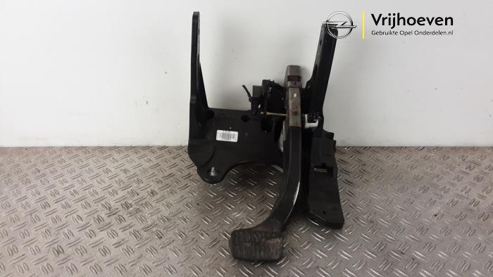 Używane Pedal hamulca Opel Ampera 1.4 16V Cena € 50,00 Procedura marży oferowane przez Autodemontage Vrijhoeven B.V.