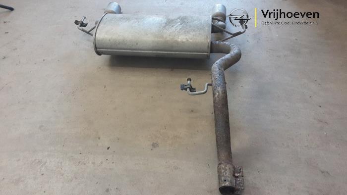 Echappement silencieux arrière d'un Opel Corsa E 1.6 OPC Turbo 16V 2016