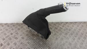 Usagé Levier frein à main Opel Corsa E 1.2 16V Prix € 50,00 Règlement à la marge proposé par Autodemontage Vrijhoeven B.V.