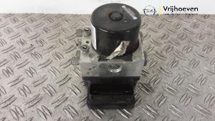 Usados Bomba ABS Opel Zafira Tourer (P12) 1.6 CDTI 16V ecoFLEX 120 Precio € 70,00 Norma de margen ofrecido por Autodemontage Vrijhoeven B.V.