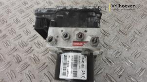 Usados Bomba ABS Opel Zafira Tourer (P12) 1.4 Turbo 16V EcoFLEX Precio € 70,00 Norma de margen ofrecido por Autodemontage Vrijhoeven B.V.
