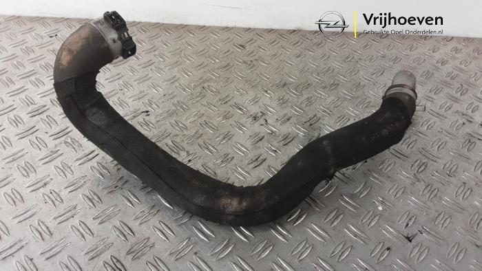 Usagé Tuyau intercooler Opel Astra J GTC (PD2/PF2) 2.0 BiTurbo CDTI Prix € 150,00 Règlement à la marge proposé par Autodemontage Vrijhoeven B.V.