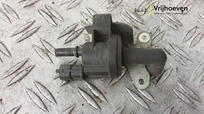 Usagé Evap clapet Opel Adam 1.2 16V Prix € 30,00 Règlement à la marge proposé par Autodemontage Vrijhoeven B.V.