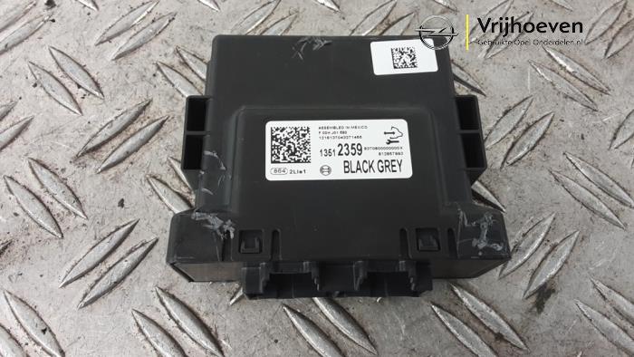 Używane Modul gateway Opel Mokka/Mokka X 1.6 16V EcoFlex 4x2 Cena € 15,00 Procedura marży oferowane przez Autodemontage Vrijhoeven B.V.