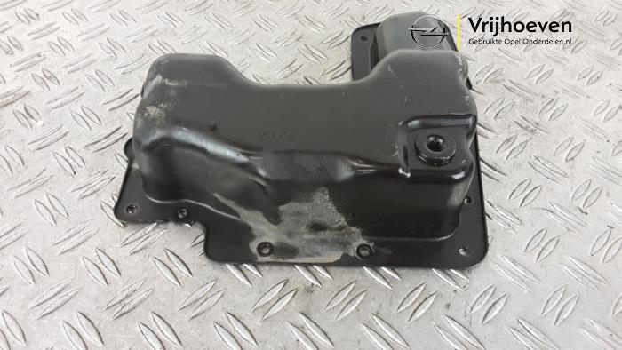 Usagé Couvercle carter Opel Crossland (X) 1.2 Turbo 12V Euro 6 Prix € 40,00 Règlement à la marge proposé par Autodemontage Vrijhoeven B.V.