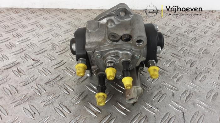 Used Mechanical fuel pump Opel Astra K Sports Tourer 1.6 CDTI 136 16V Price € 95,00 Margin scheme offered by Autodemontage Vrijhoeven B.V.