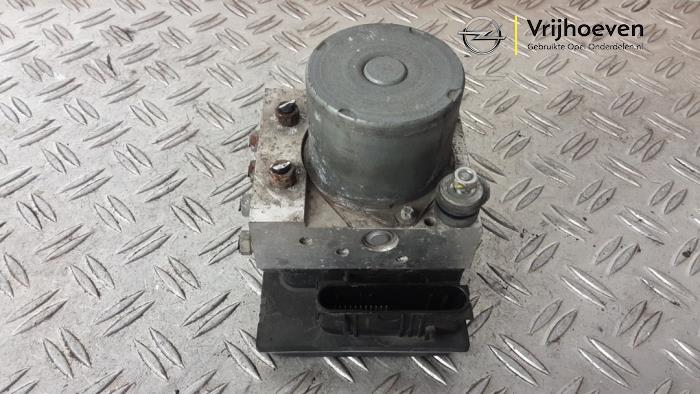 Begagnade ABS-pump Opel Corsa D 1.6i OPC 16V Turbo Pris € 175,00 Marginaltabell erbjuds av Autodemontage Vrijhoeven B.V.
