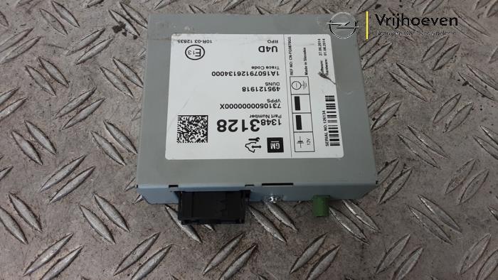 Używane Modul DAB Opel Mokka/Mokka X 1.4 Turbo 16V 4x2 Cena € 90,00 Procedura marży oferowane przez Autodemontage Vrijhoeven B.V.