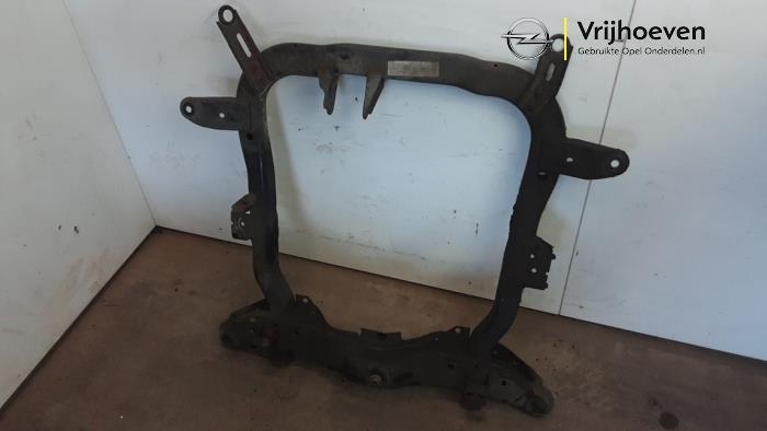 Subframe from a Opel Tigra Twin Top 1.4 16V 2004