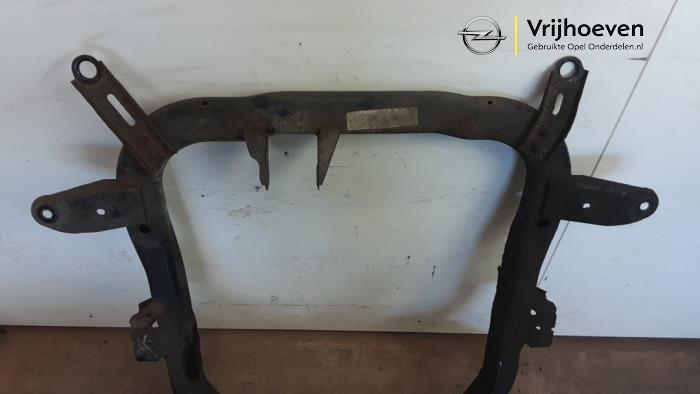 Subframe from a Opel Tigra Twin Top 1.4 16V 2004