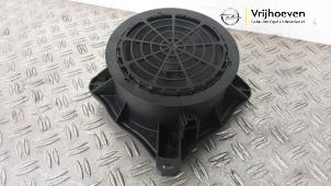 Gebrauchte Lautsprecher Opel Astra L Sports Tourer (F4/FC/FN/FR) 1.2 Turbo 130 12V Preis € 25,00 Mit Mehrwertsteuer angeboten von Autodemontage Vrijhoeven B.V.