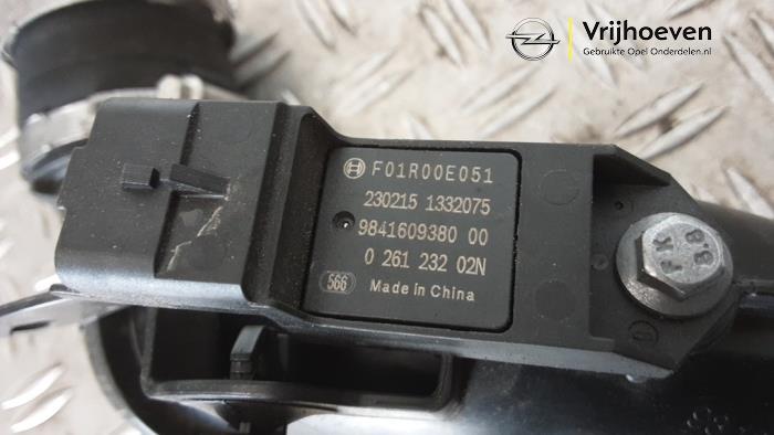 Intercooler Rohr van een Opel Astra L Sports Tourer (F4/FC/FN/FR) 1.2 Turbo 130 12V 2023