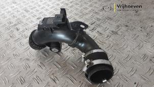 Intercooler Rohr van een Opel Astra L Sports Tourer (F4/FC/FN/FR) 1.2 Turbo 130 12V 2023