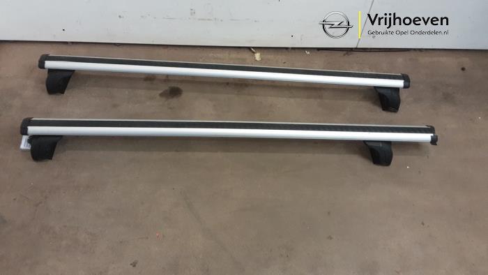 Gebrauchte Dachträger Set Opel Grandland/Grandland X 1.2 Turbo 12V Preis € 150,00 Margenregelung angeboten von Autodemontage Vrijhoeven B.V.