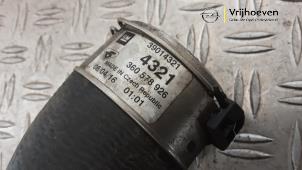Intercooler Schlauch van een Opel Astra K Sports Tourer 1.6 CDTI 136 16V 2016
