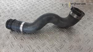 Intercooler Schlauch van een Opel Astra K Sports Tourer 1.6 CDTI 136 16V 2016
