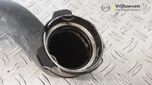 Intercooler Schlauch van een Opel Astra K Sports Tourer 1.6 CDTI 136 16V 2016