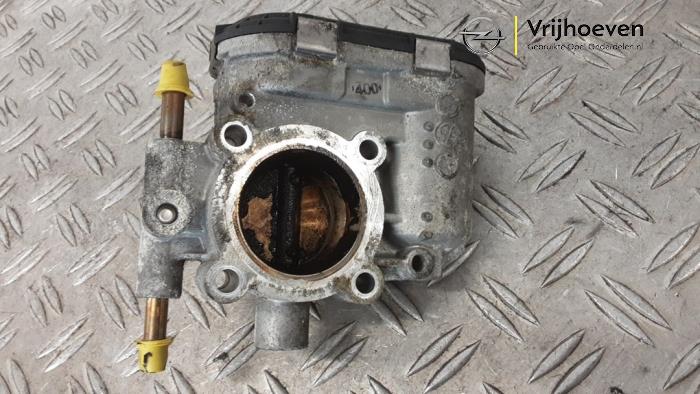 Gebrauchte Drosselklappengehäuse Opel Corsa D 1.4 16V Twinport Preis € 20,00 Margenregelung angeboten von Autodemontage Vrijhoeven B.V.