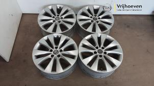 Begagnade Hjuluppsättning Opel Astra J GTC (PD2/PF2) 2.0 CDTI 16V ecoFLEX Pris € 200,00 Marginaltabell erbjuds av Autodemontage Vrijhoeven B.V.