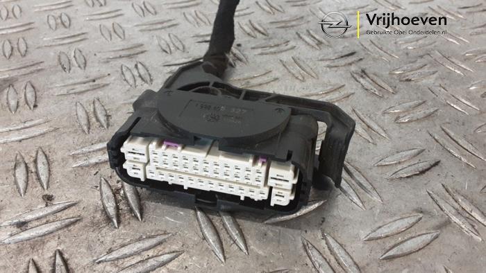 Używane Wtyczka ABS Opel Meriva (B) 1.4 16V Ecotec Cena € 35,00 Procedura marży oferowane przez Autodemontage Vrijhoeven B.V.